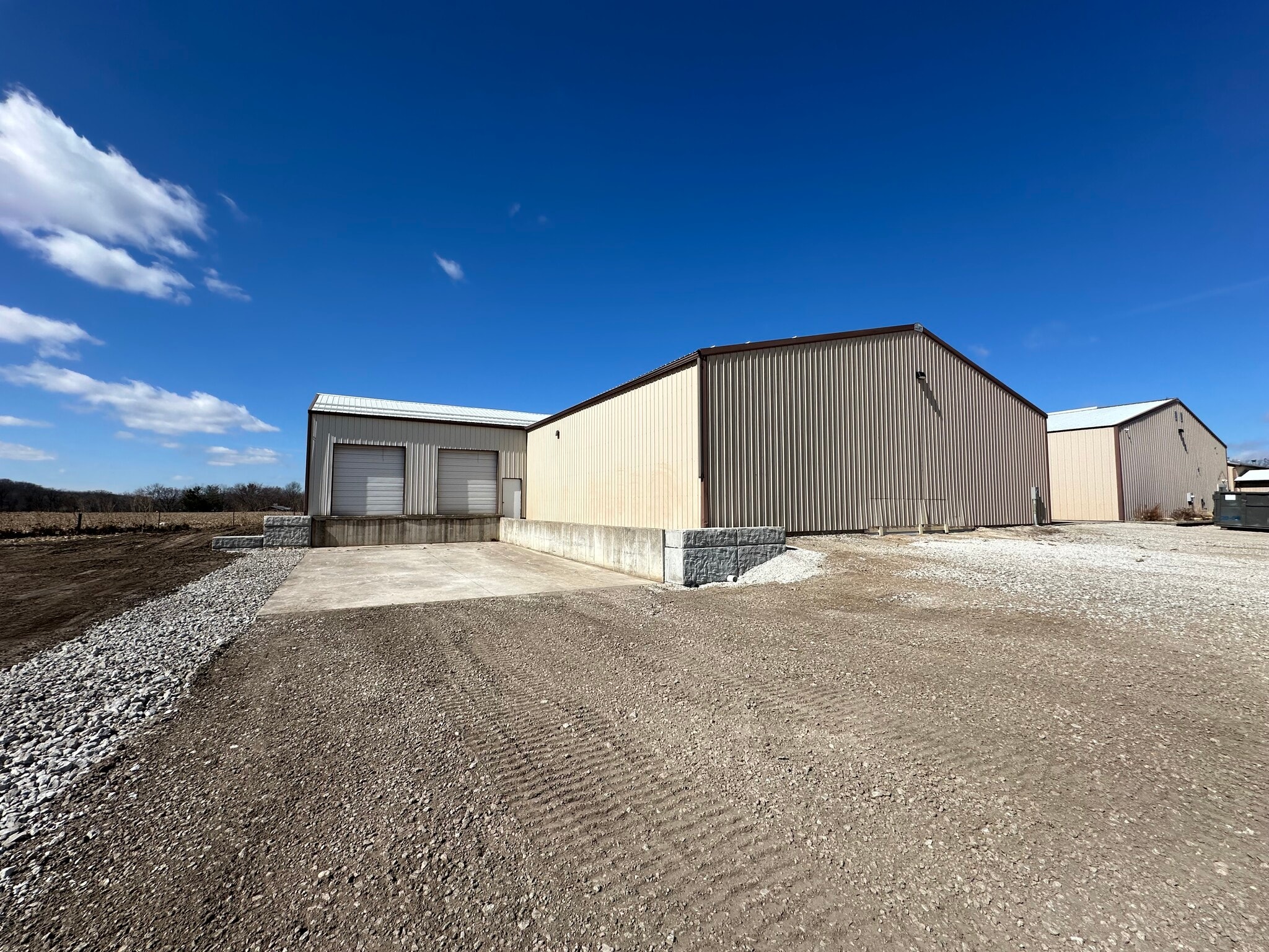 111 Walnut Ln, Colona, IL à louer Photo du bâtiment- Image 1 de 11