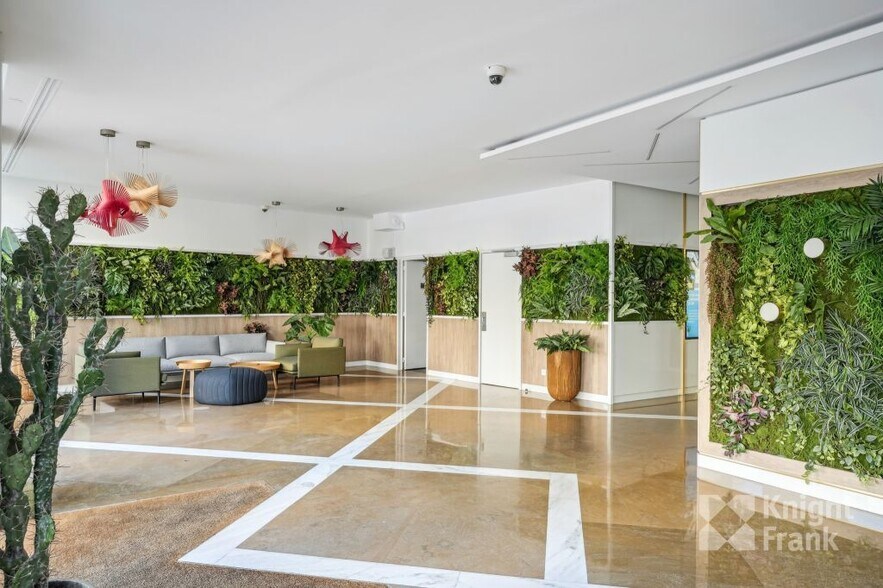 1 Place Victor Hugo, Courbevoie for lease - Lobby - Image 2 of 9