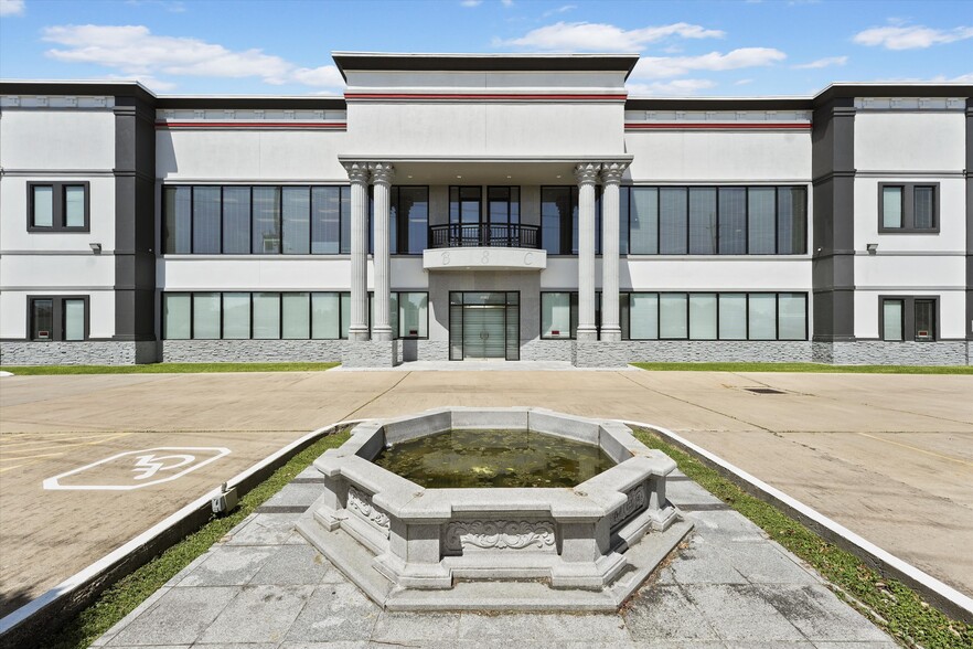 9200 W Sam Houston Pky S, Houston, TX for lease - Building Photo - Image 1 of 64