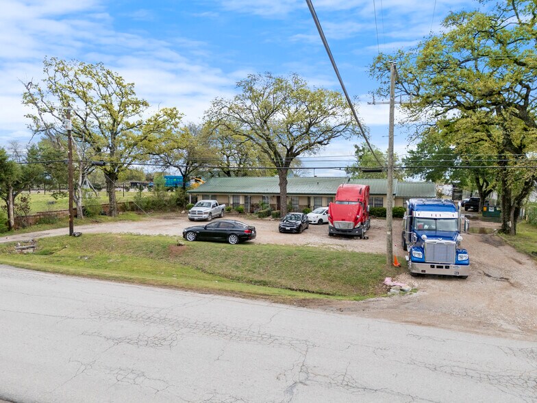 303-A W Simonds, Seagoville, TX à vendre - Photo du bâtiment - Image 3 de 21