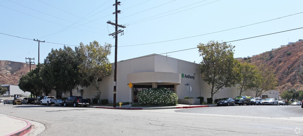 12740 Arroyo St, Sylmar, CA for lease - Primary Photo - Image 1 of 5