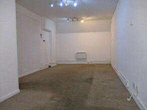 10 Beeches Rd, Crowborough for lease Interior Photo- Image 2 of 2