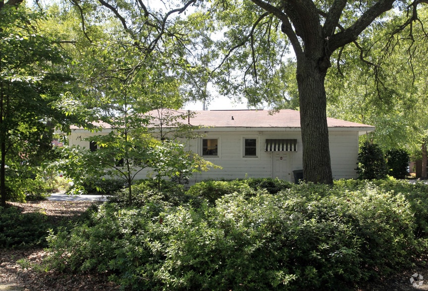 515 Folly Rd, Charleston, SC for sale - Building Photo - Image 2 of 4