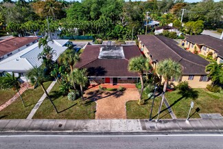 Plus de détails pour 8640 NE 2nd Ave, El Portal, FL - Bureau à vendre