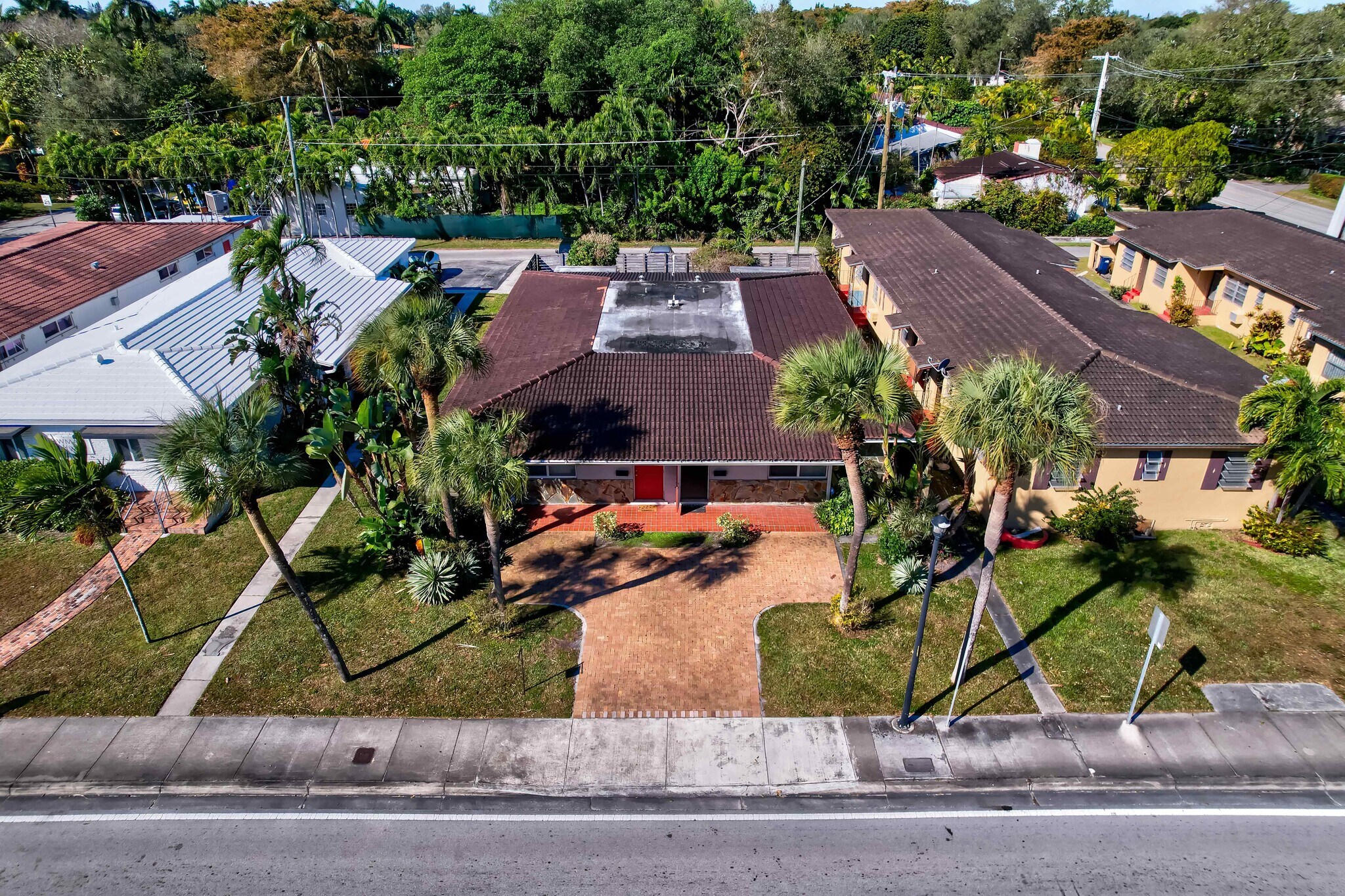 8640 NE 2nd Ave, El Portal, FL à vendre Photo principale- Image 1 de 33