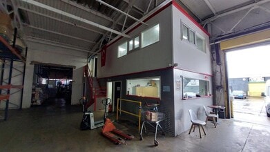 Bentalls, Basildon à louer Photo intérieure- Image 2 de 6