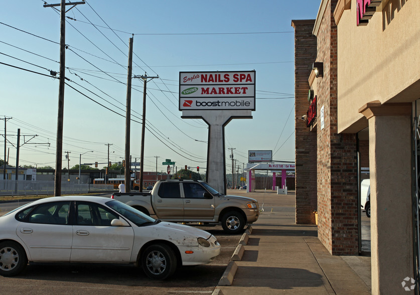 4735 S Lancaster Rd, Dallas, TX for sale - Building Photo - Image 3 of 13