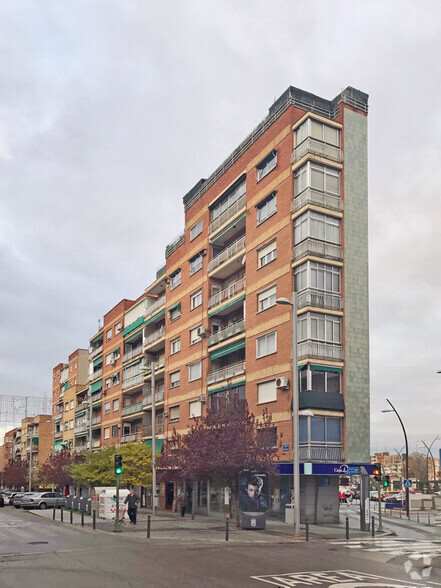 Avenida Constitución, 47, Móstoles, Madrid à vendre - Photo du bâtiment - Image 2 de 2