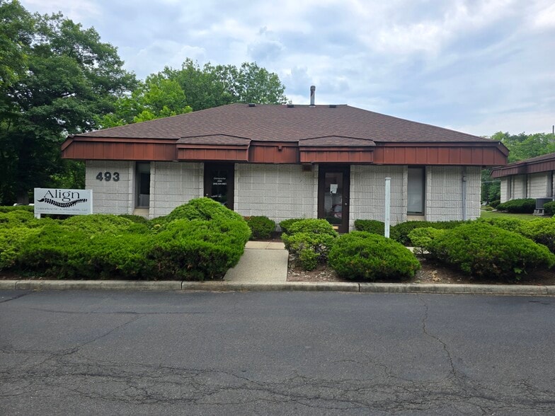 493 Route 304, New City, NY for lease - Building Photo - Image 2 of 6