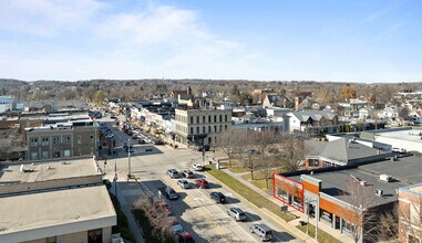 647 W Main St, Lake Geneva, WI for lease Building Photo- Image 2 of 16