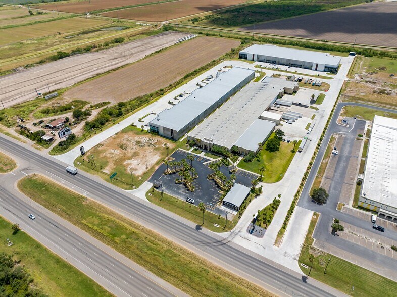 7825 S 23rd St, McAllen, TX à louer - Photo du bâtiment - Image 3 de 4