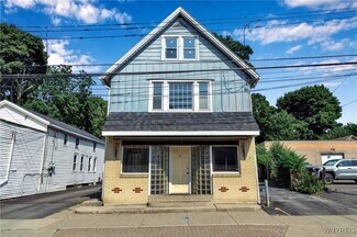Plus de détails pour 85 Lake St, Hamburg, NY - Commerce de détail à vendre