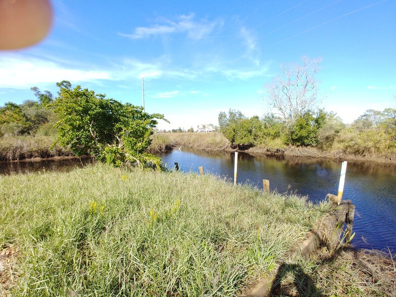 10034 Semeru St, Bay Saint Louis, MS à vendre - Photo du bâtiment - Image 1 de 1