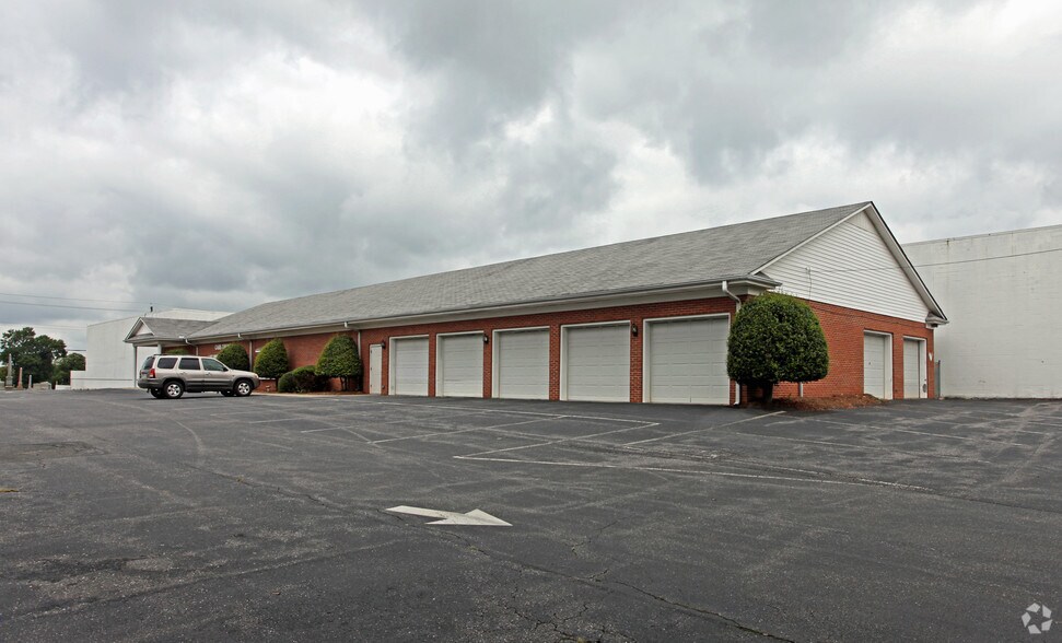 211 S York St, Gastonia, NC for sale - Primary Photo - Image 1 of 2