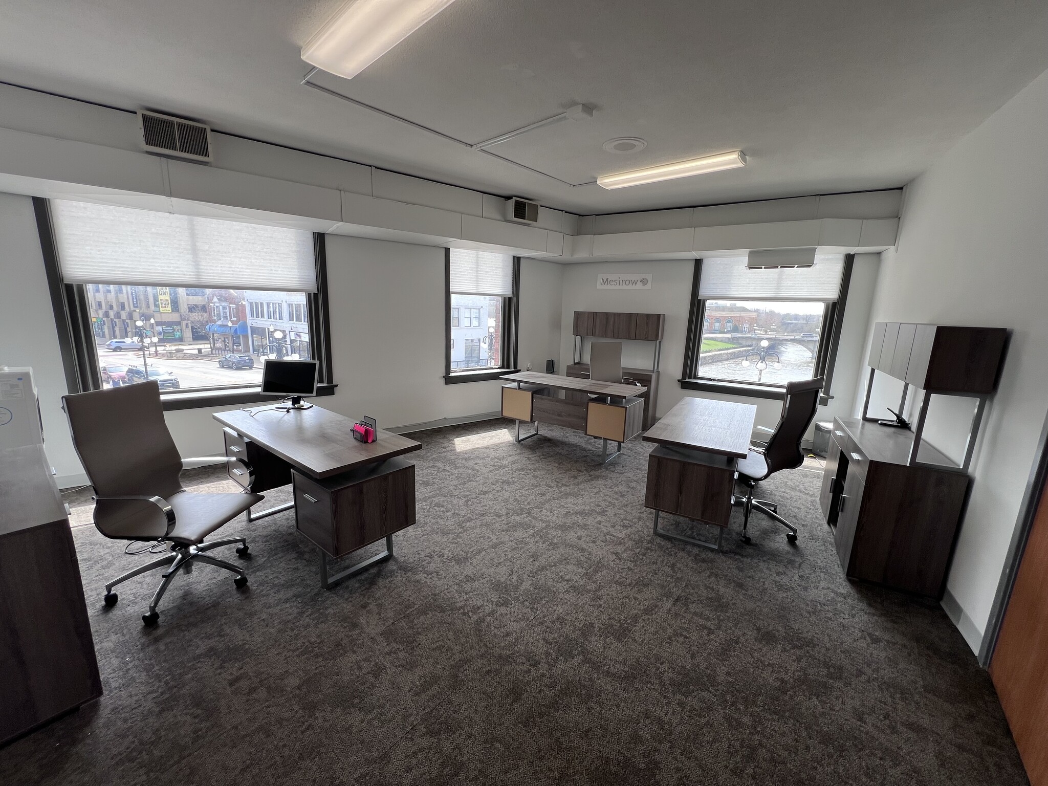 31 W Downer Pl, Aurora, IL for lease Interior Photo- Image 1 of 2