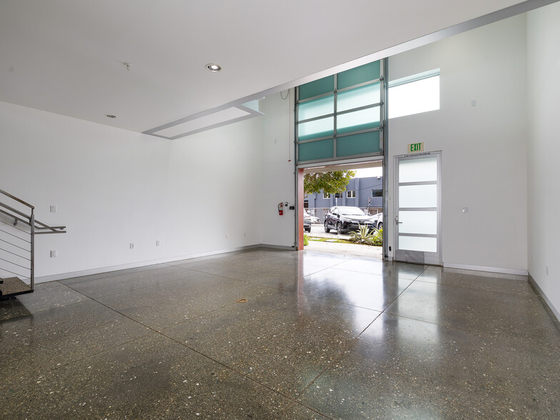 227 California St, El Segundo, CA for lease - Building Photo - Image 2 of 45