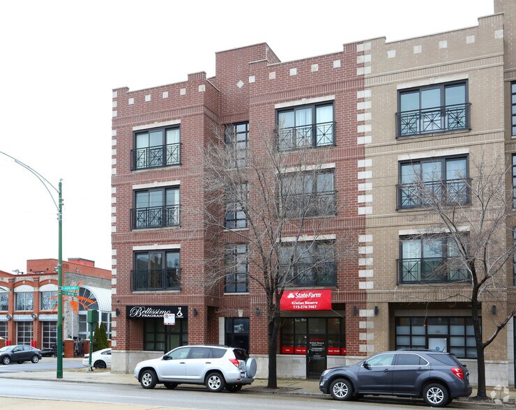 1455 N Ashland Ave, Chicago, IL à louer - Photo du bâtiment - Image 2 de 4