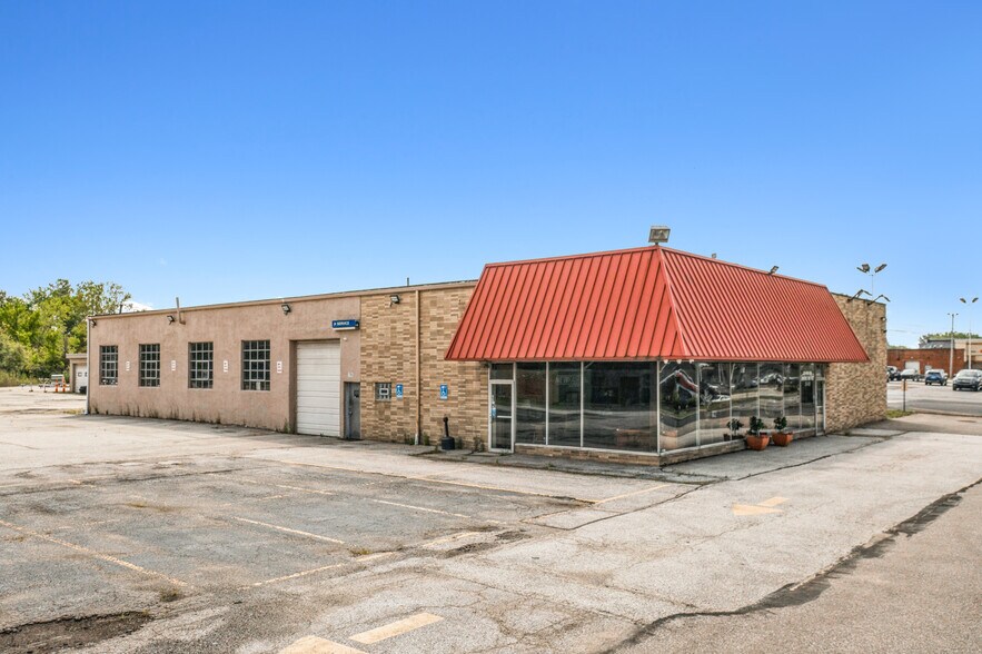 1633 Pearl Rd, Brunswick, OH à vendre - Photo du bâtiment - Image 1 de 10