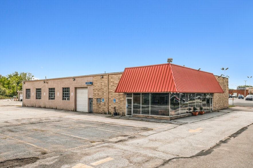 1633 Pearl Rd, Brunswick, OH for lease - Primary Photo - Image 1 of 10