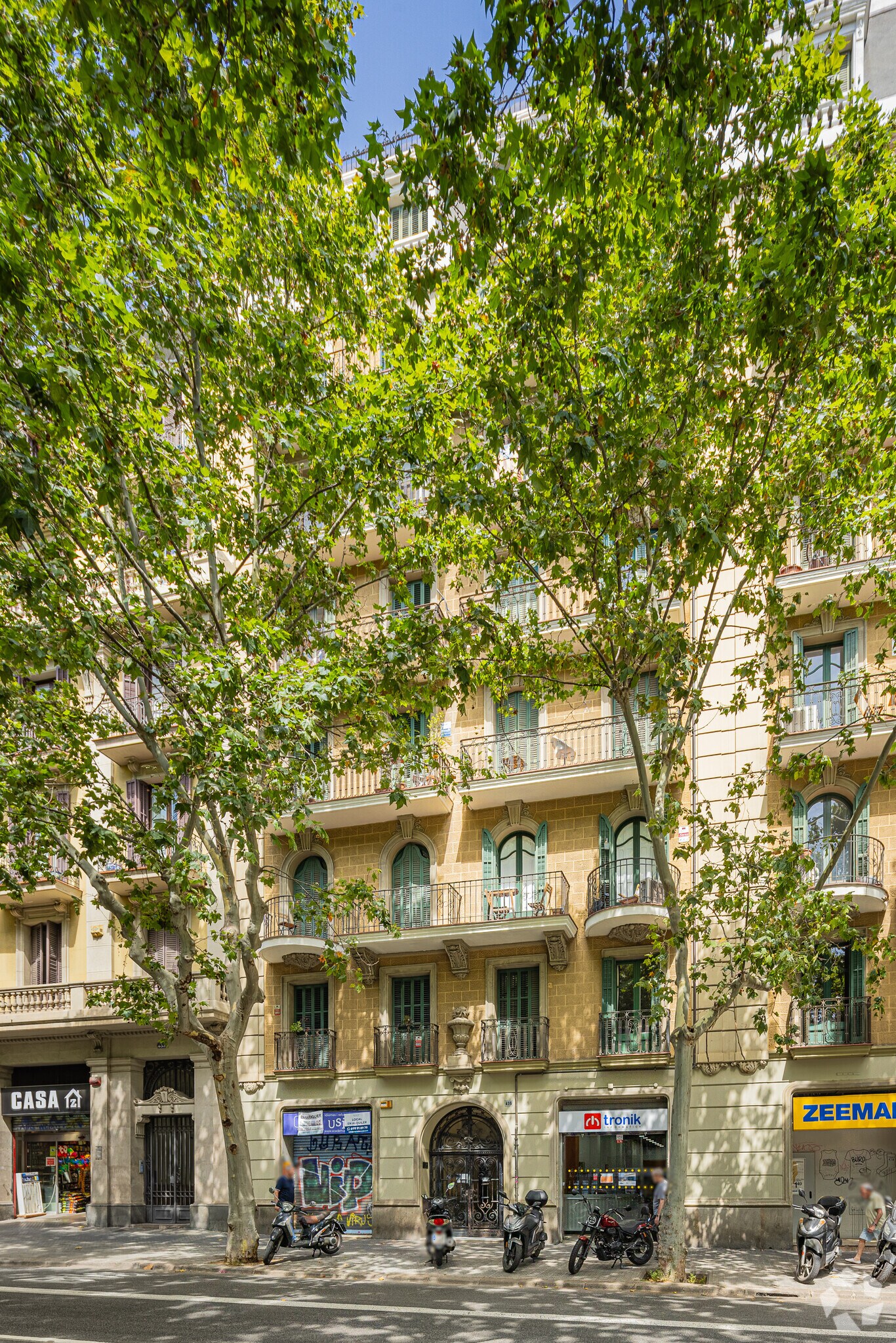 Carrer de Còrsega, 435, Barcelona, Barcelona for lease Primary Photo- Image 1 of 3