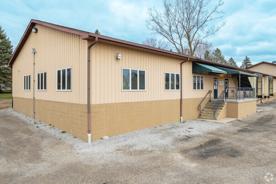10464 Bryan Hwy, Onsted, MI à vendre - Photo du bâtiment - Image 2 de 12