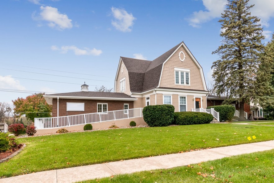 708 5th St, Nevada, IA for sale - Primary Photo - Image 1 of 1