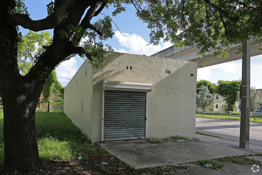 5006 NW 27th Ave, Miami, FL à louer - Photo du bâtiment - Image 2 de 4
