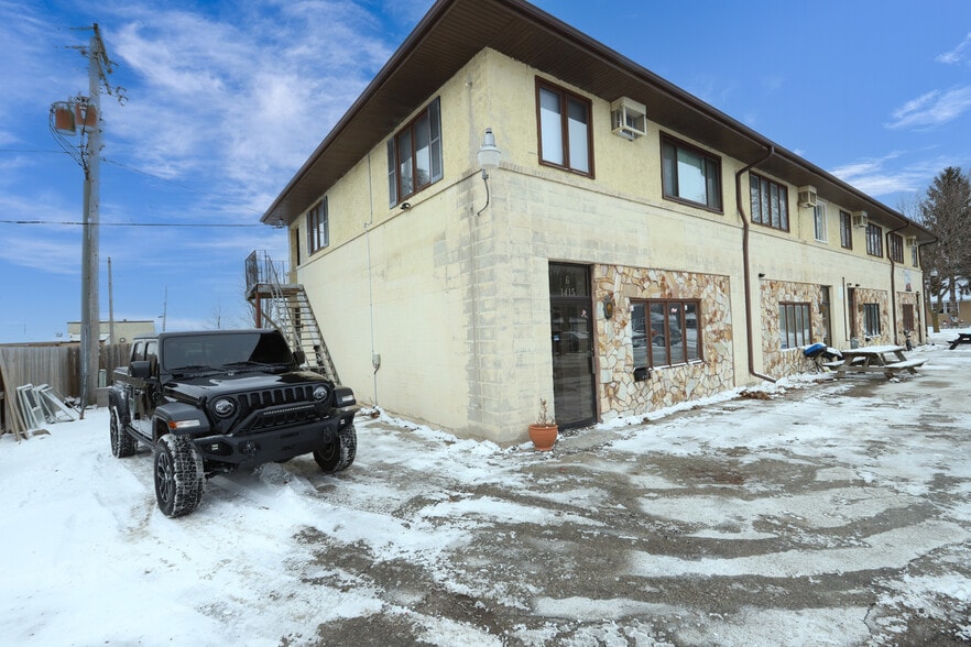 1415-1425 W Kamps Ave, Appleton, WI à louer - Photo du bâtiment - Image 3 de 13