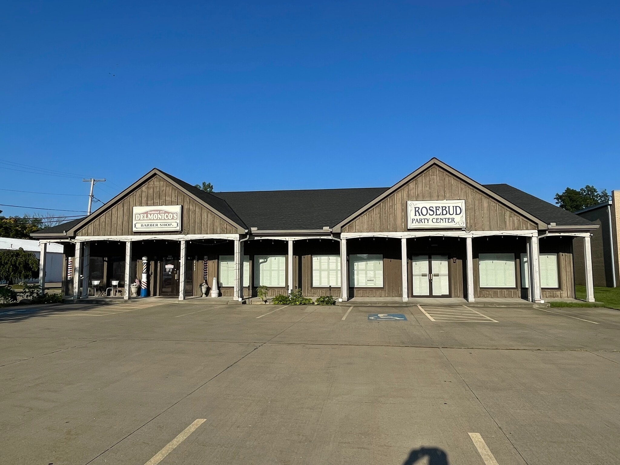 4489 Oberlin Ave, Lorain, OH à vendre Photo principale- Image 1 de 25