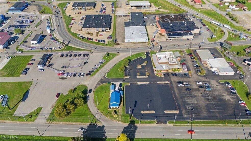 2303 Murdoch Ave, Parkersburg, WV à vendre - Photo du bâtiment - Image 2 de 8