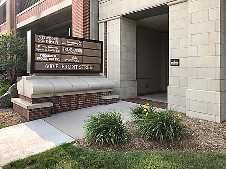 600 E Front St, Traverse City, MI for lease - Building Photo - Image 3 of 3