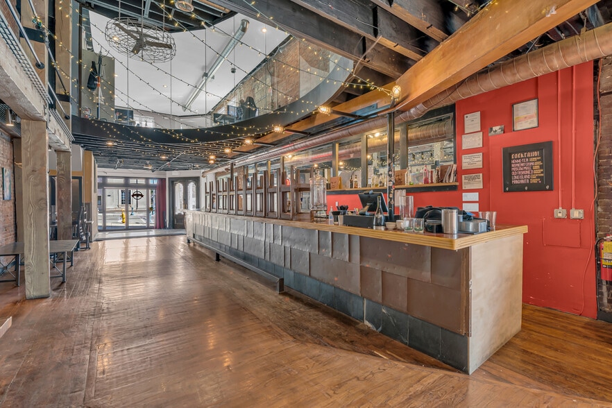 31 N Saginaw St, Pontiac, MI for lease - Building Photo - Image 3 of 10