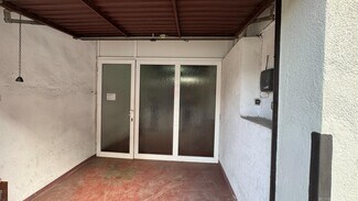 Plus de détails pour Multi-résidentiel à vendre