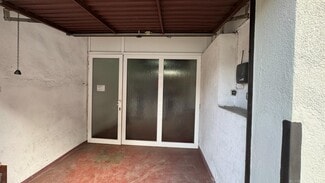 Plus de détails pour Multi-résidentiel à vendre