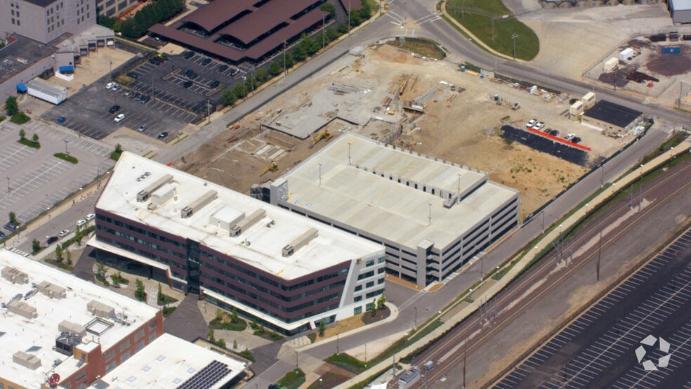 4210 Duncan Ave, Saint Louis, MO for lease - Aerial Video - Image 3 of 13