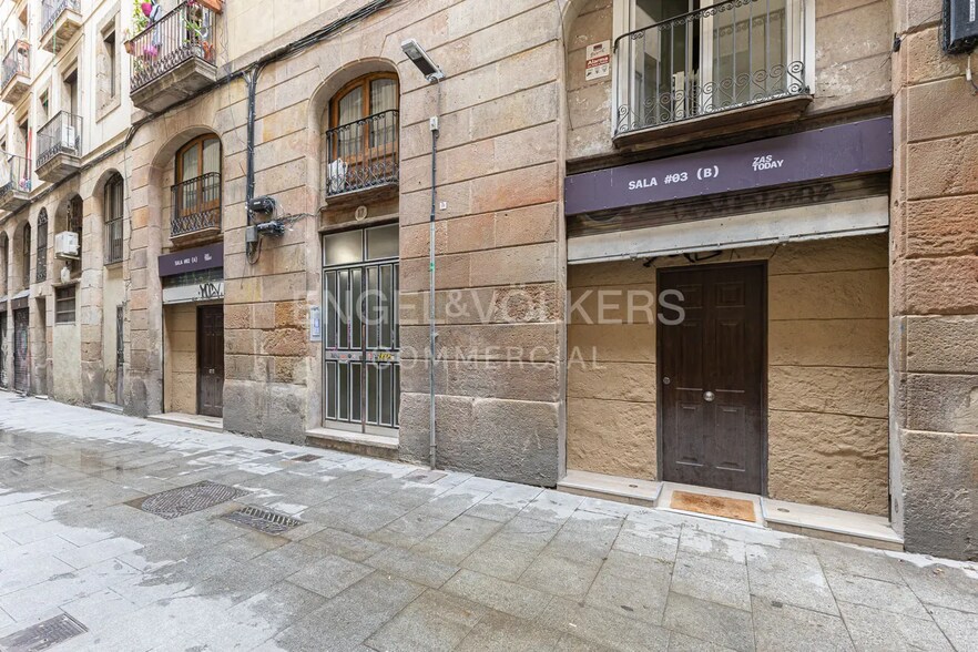 Retail in Barcelona, Barcelona for lease - Building Photo - Image 2 of 3