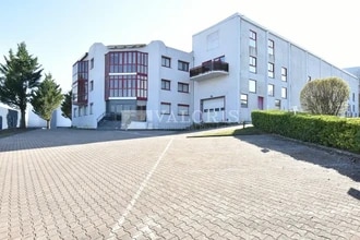 Flex dans Champagne-au-Mont-d'Or à louer Photo du bâtiment- Image 1 de 6