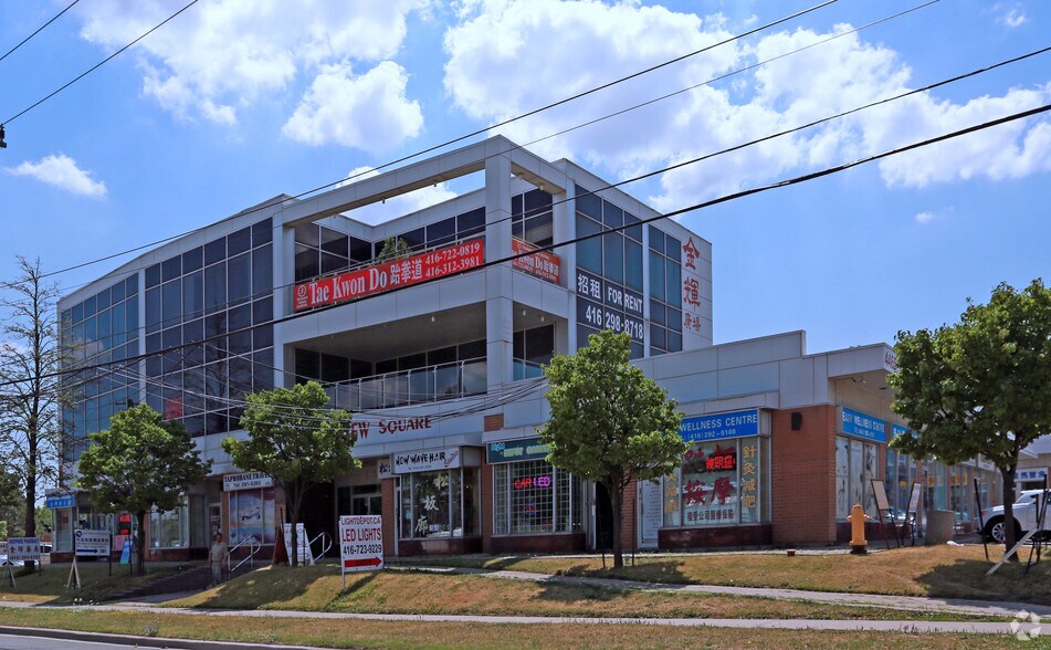 4465 Sheppard Ave E, Toronto, ON à louer - Photo du bâtiment - Image 2 de 5