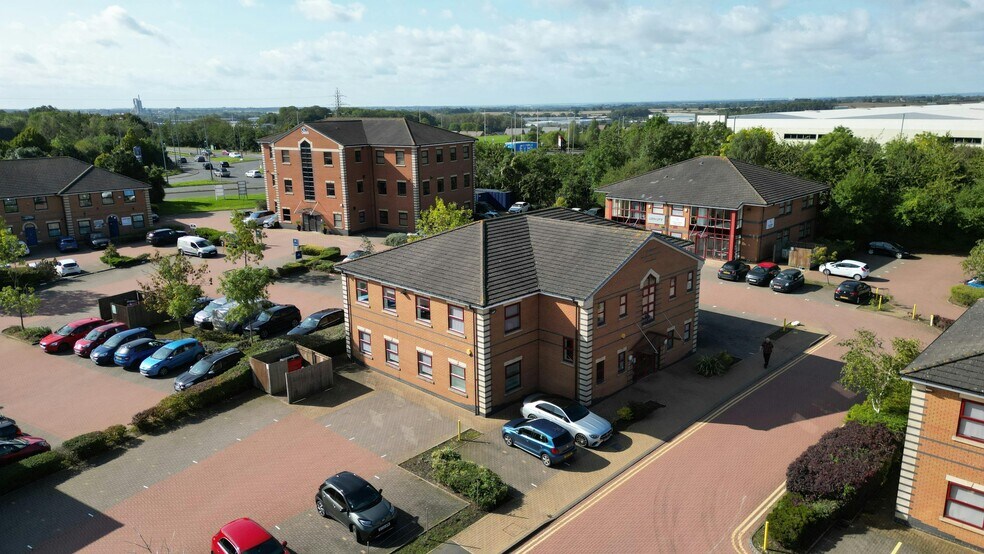Castle Mound Way, Rugby à vendre - Photo du bâtiment - Image 1 de 20
