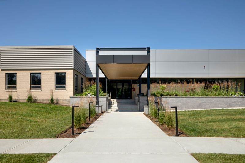 36 Middlesex Tpke, Bedford, MA à louer Photo du bâtiment- Image 1 de 10