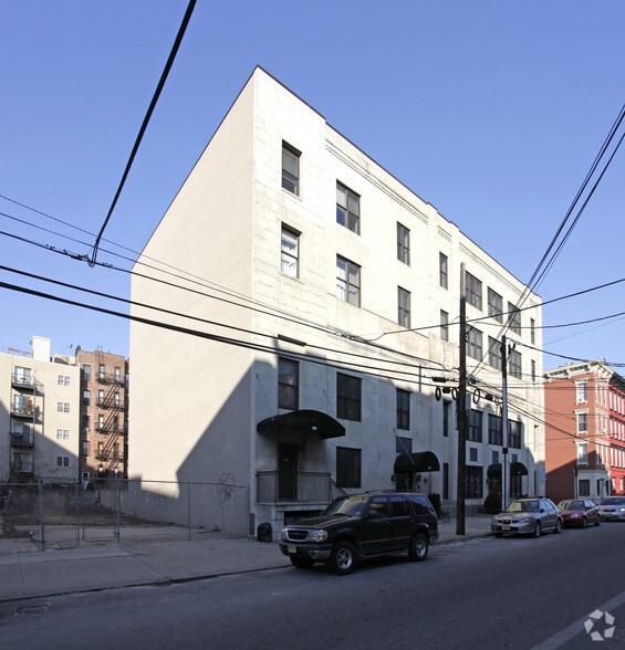 328-330 Grand St, Hoboken, NJ for lease - Building Photo - Image 2 of 2