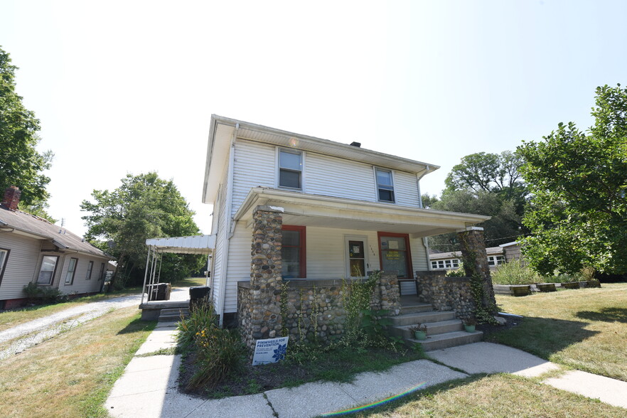 1322 & 1330 Lincolnway E, South Bend, IN à vendre - Photo du bâtiment - Image 3 de 18