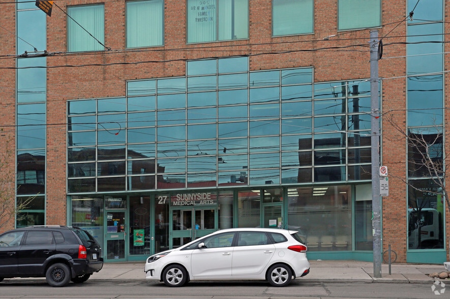 27 Roncesvalles Ave, Toronto, ON for lease - Building Photo - Image 2 of 8