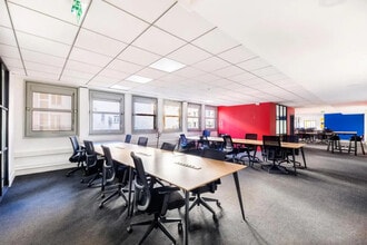 336-340 Rue Saint-Honoré, Paris for sale Interior Photo- Image 2 of 28