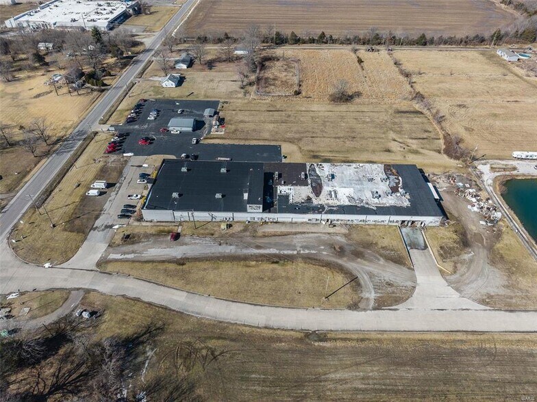 5565 State Rt 154, Pinckneyville, IL à vendre - Photo du bâtiment - Image 3 de 5