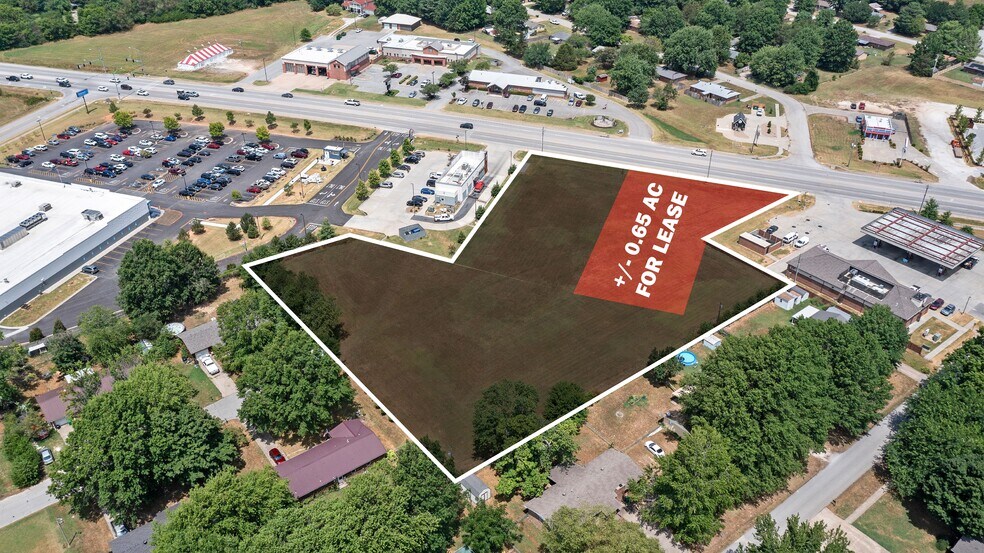 W Main St, Farmington, AR for lease - Building Photo - Image 2 of 11