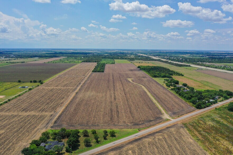 1210 Darst Road, Beasley, TX à vendre - Photo du bâtiment - Image 3 de 47