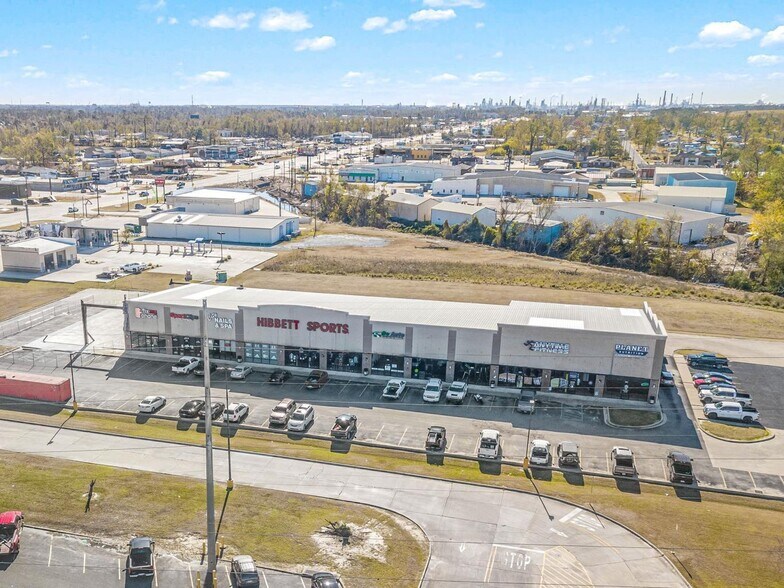 329 N Cities Service Hwy, Sulphur, LA à louer - Photo du bâtiment - Image 2 de 7