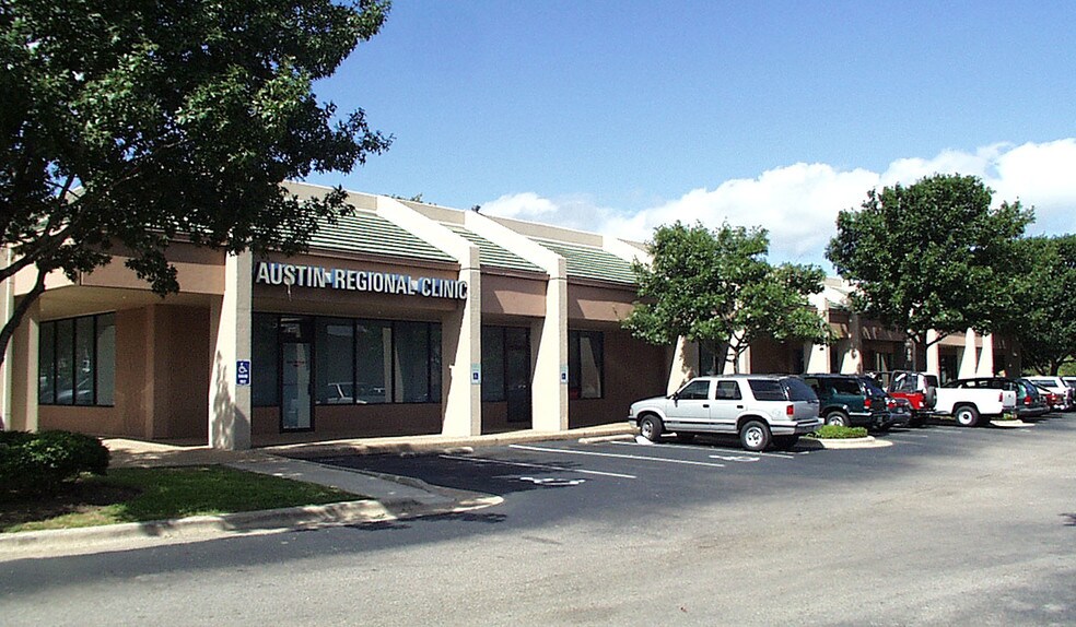 8106- Brodie Ln, Austin, TX à louer - Autre - Image 2 de 5