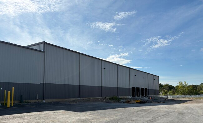 Plus de détails pour 7001 Appletree Ave, Bergen, NY - Industriel à louer